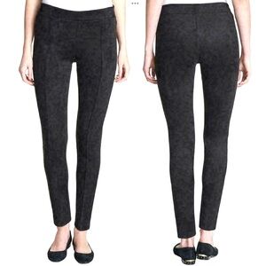 Andrew Marc Women's pull on Pants NWT Soft Suede like XL Black Front seam